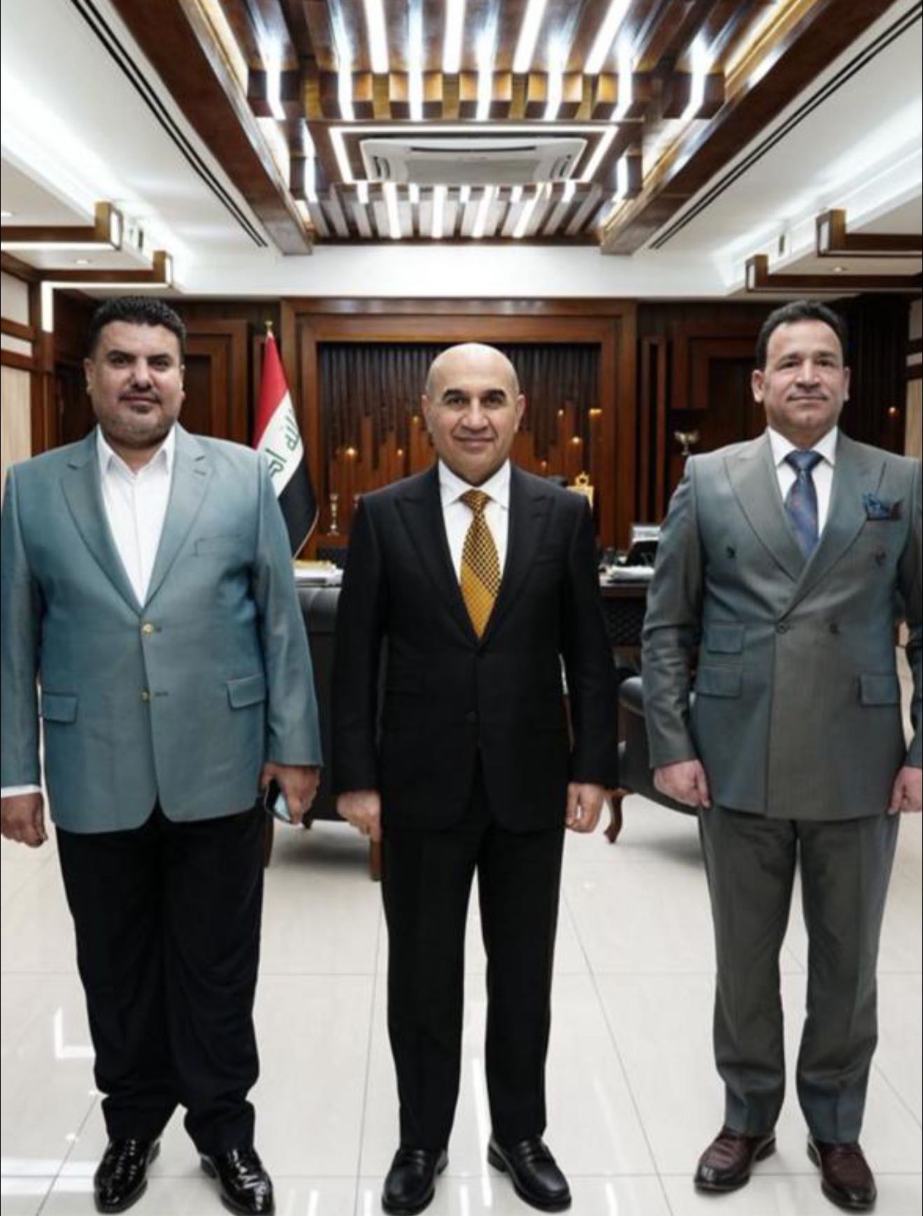 الموضوع (زيارة الشيخ ابو ذر الى وزير الاعمار و الاسكان)